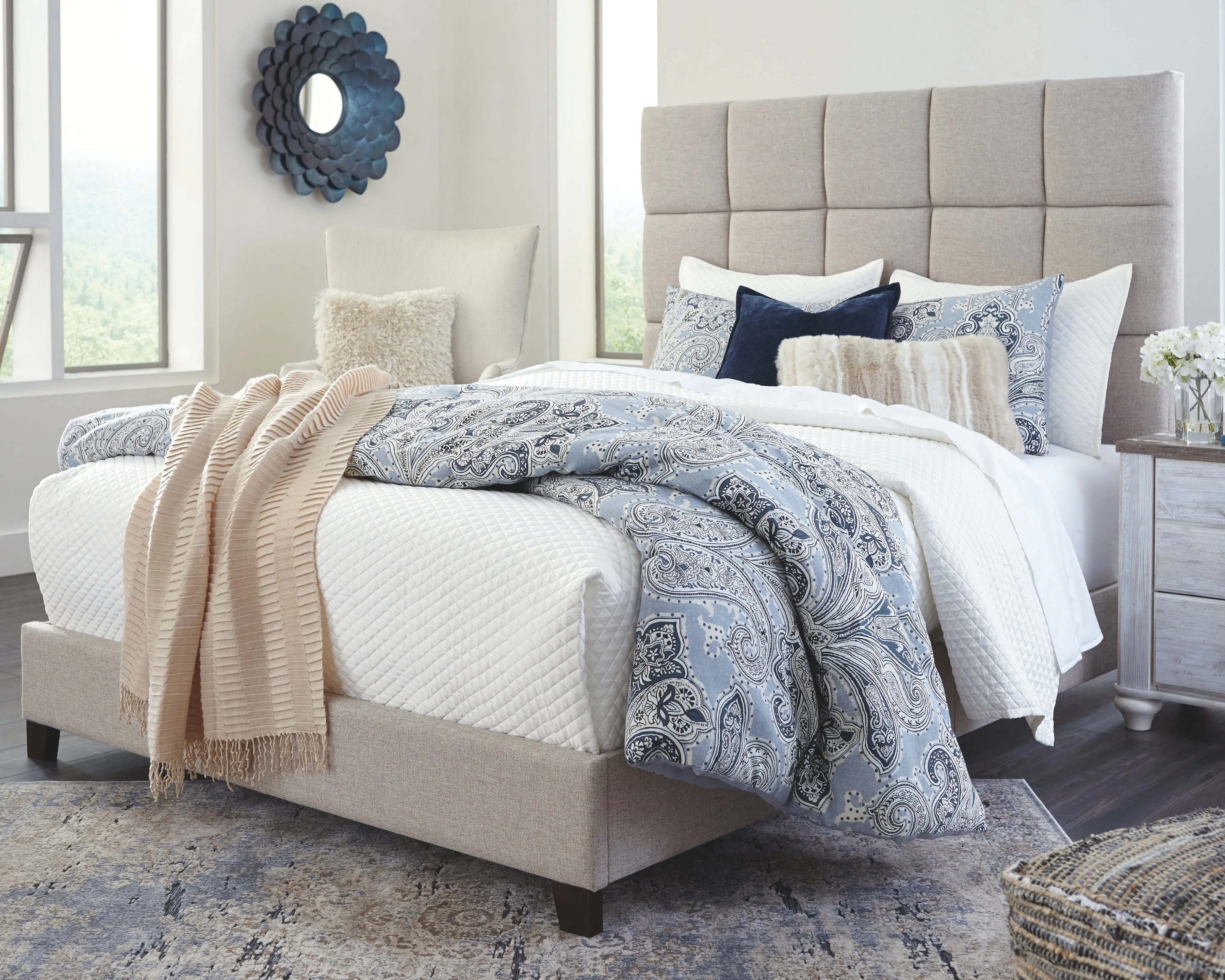 Signature Design by Ashley Dolante Upholstered Bed